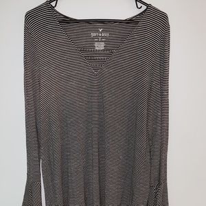 American Eagle Long Sleeve